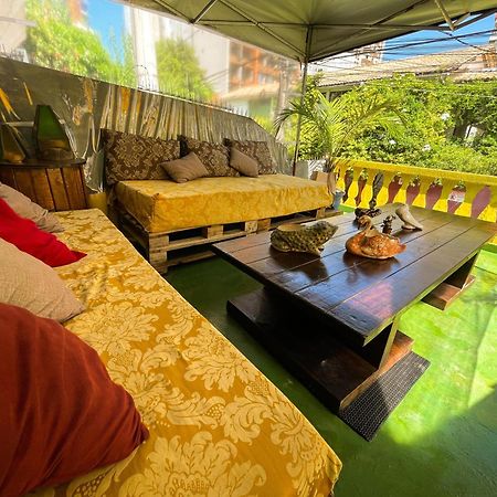 Hostel E Pousada Casa Amarela Сальвадор Экстерьер фото